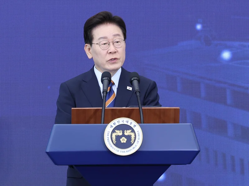 Lee believes 4-year, 2-term presidential system most widely accepted