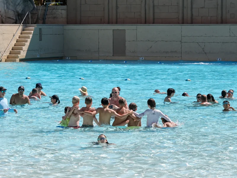 Poll suggests US adults are facing increased strain from extreme heat