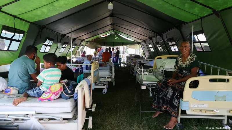 Indonesia: Thousands await aid as quake death toll rises to 54