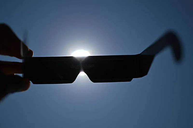 Solar eclipse: Concerns over 'knock-off' safety glasses