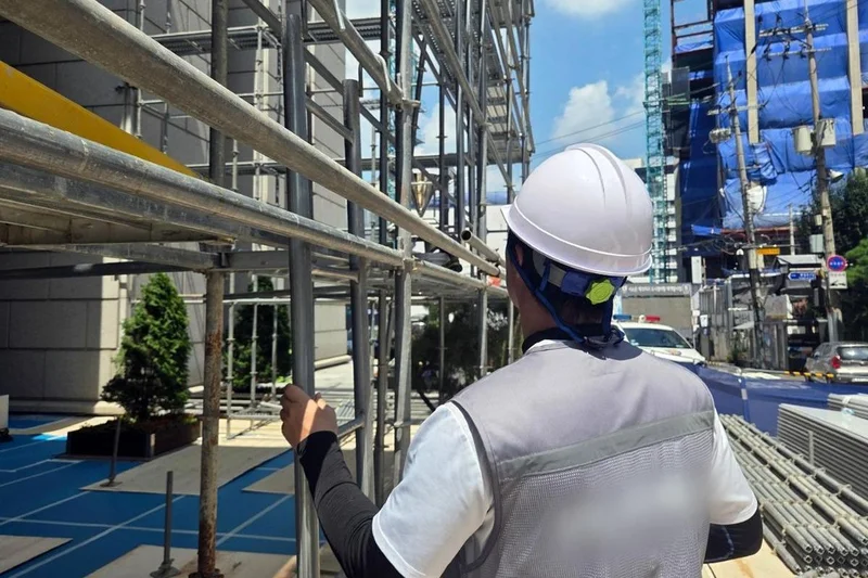 Korean workers bear brunt of heat wave
