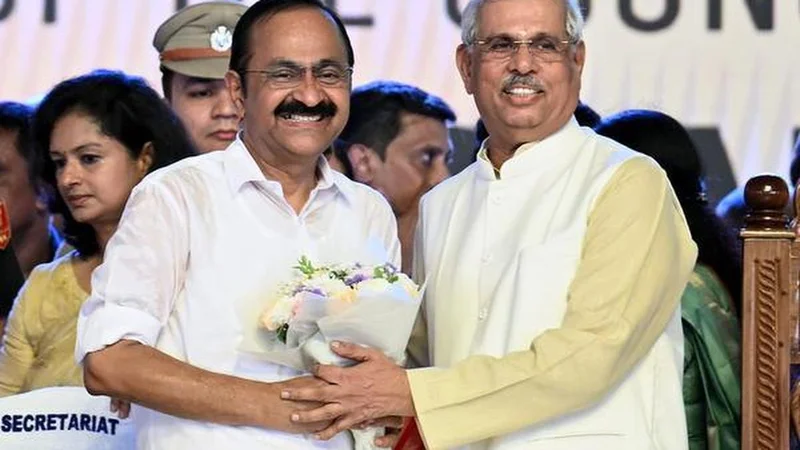 Recital of full version of Vande Mataram at UDF govt. swearing-in in Kerala kicks up a row