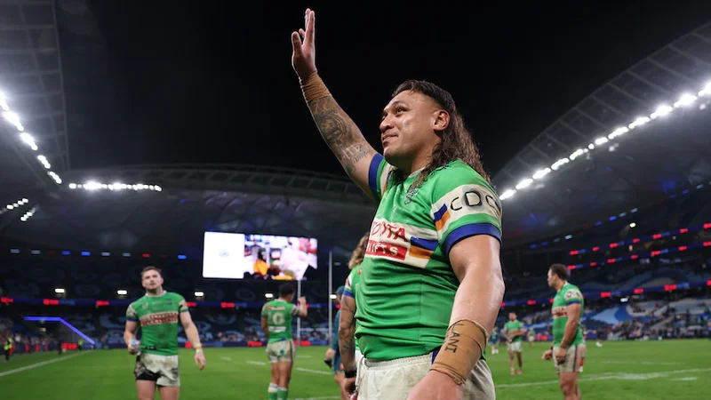 Live: Raiders great farewells Canberra against battling Broncos