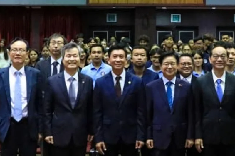 University of Seoul celebrates 1st graduates of jointly created urban planning department in Cambodia