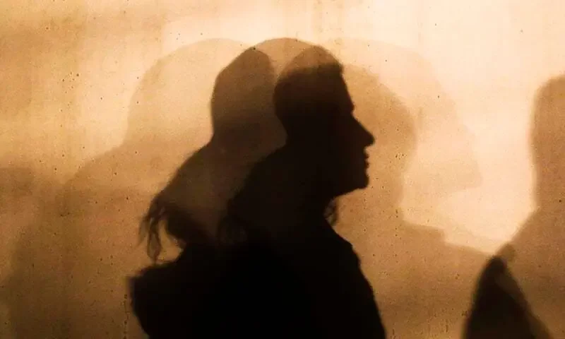 Cop allegedly rapes woman inside Lahore police station; entire staff suspended