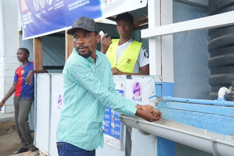 Unpaid health worker opens up on battle to slow fastest-growing Ebola outbreak ever