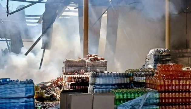 Russians attack warehouses belonging to logistics companies and store in Pavlohrad, one dead and several injured