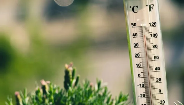 Hot weekend forecast for Ukraine, no precipitation expected