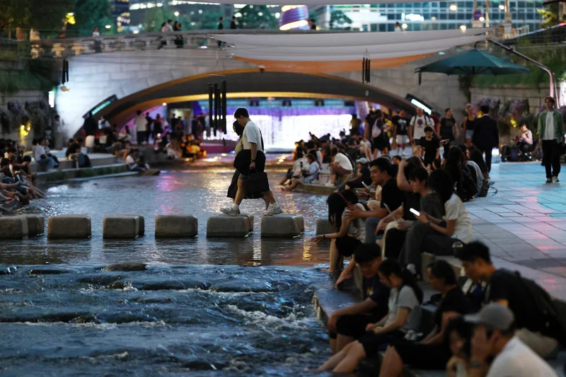 Drinking at Cheonggye Stream? It could cost you $70