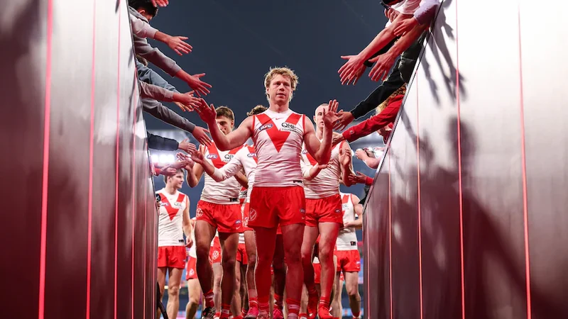 Live: Threats of SCG walkouts as Swans men's and women's teams take the field