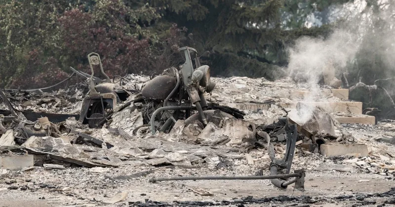 Eye Opener: Wildfires in western U.S. force evacuations, destroy homes