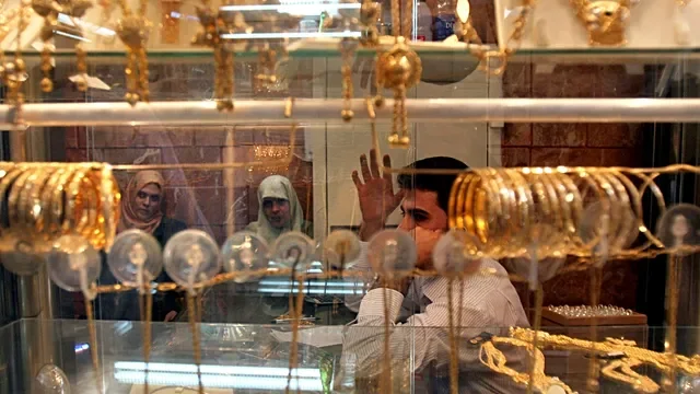 Gazans turn to gold as hedge against financial uncertainty