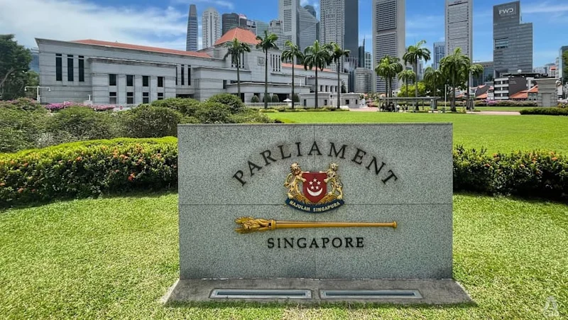 Parliamentary clerks to get retention payments after commission flags rising attrition