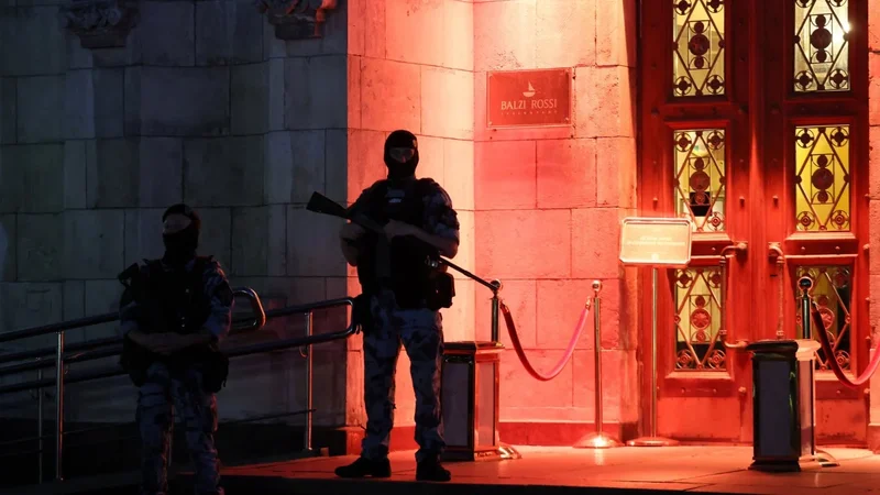 3 dead, 15 injured in explosion near Moscow cafe, police say