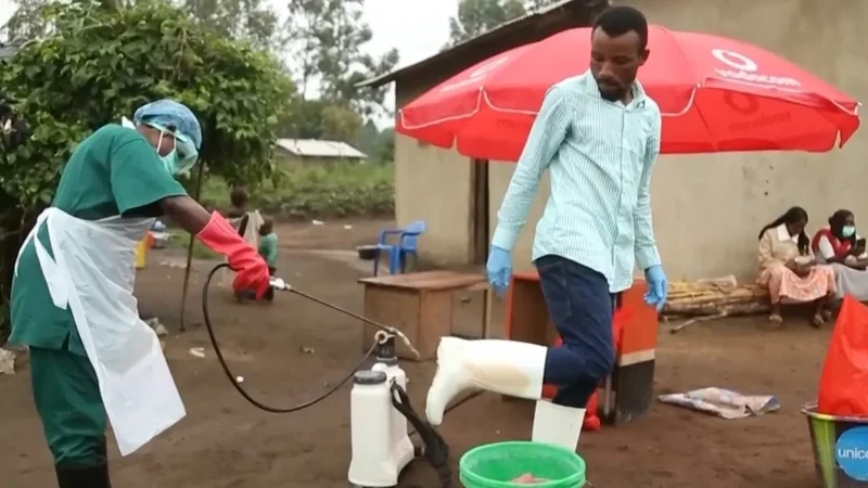 Ebola outbreak accelerates as healthcare workers strike over pay