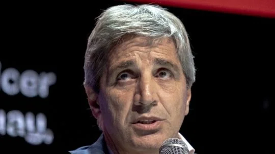 Argentina eases post-2001 dollar loan curbs to boost economy