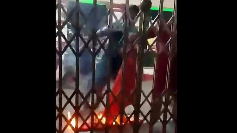 Jadavpur University on the boil as ABVP and SFI supporters clash over general body meeting