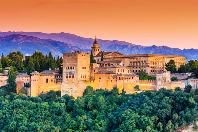 Tourist defaces 16th-century building with pink graffiti in Granada