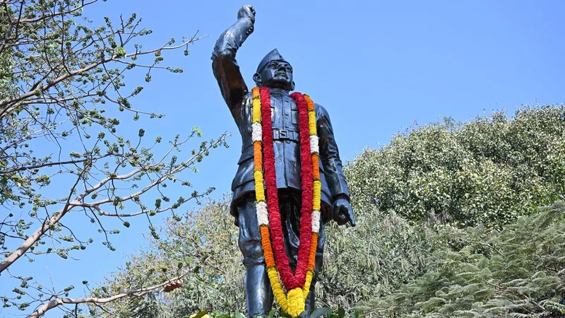 Controversy over derogatory remarks directed at Netaji in Bengal | Explained