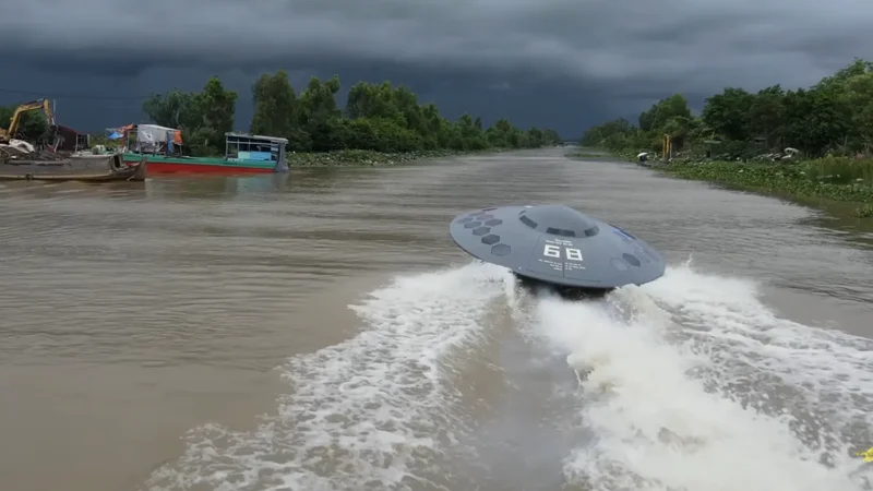 Man builds jet ski UFO of his (literal) dreams