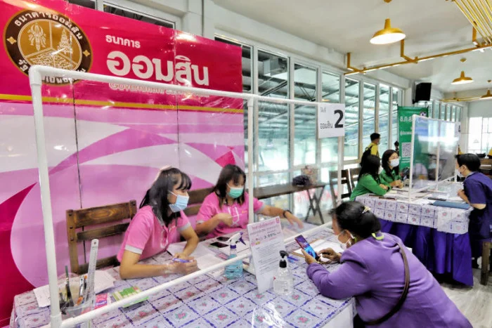 Thai bank lending picks up, bad loans edge down