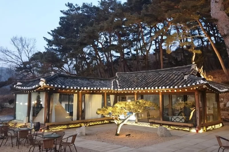 Jongno District's new strategy: Legalizing unpermitted homes to save hanok