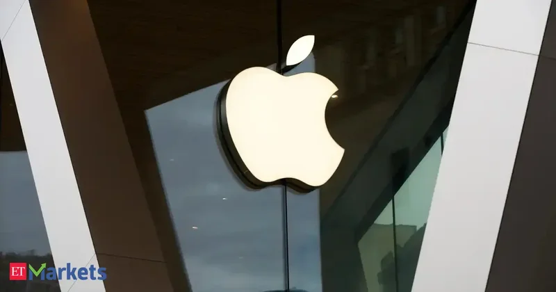 Apple set to lose nearly $500 billion in value after weak forecast