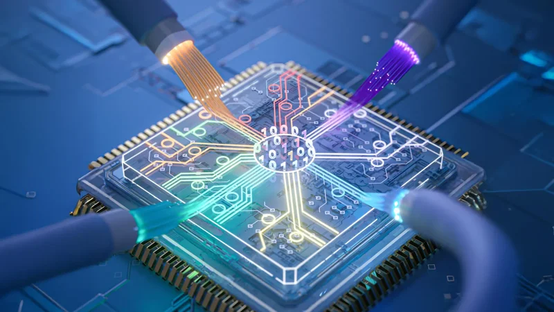 Caltech breakthrough brings fiber-optic performance to silicon chips