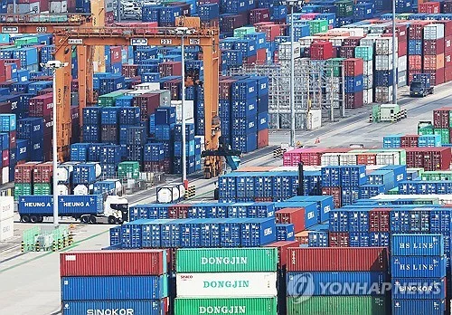 S. Korea's monthly exports up 62.8 pct in July on strong chip shipments