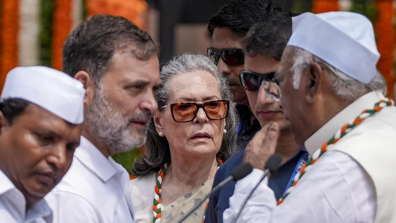 BJP claims Sonia 'objected' to full version of Vande Mataram at event, Congress denies charge