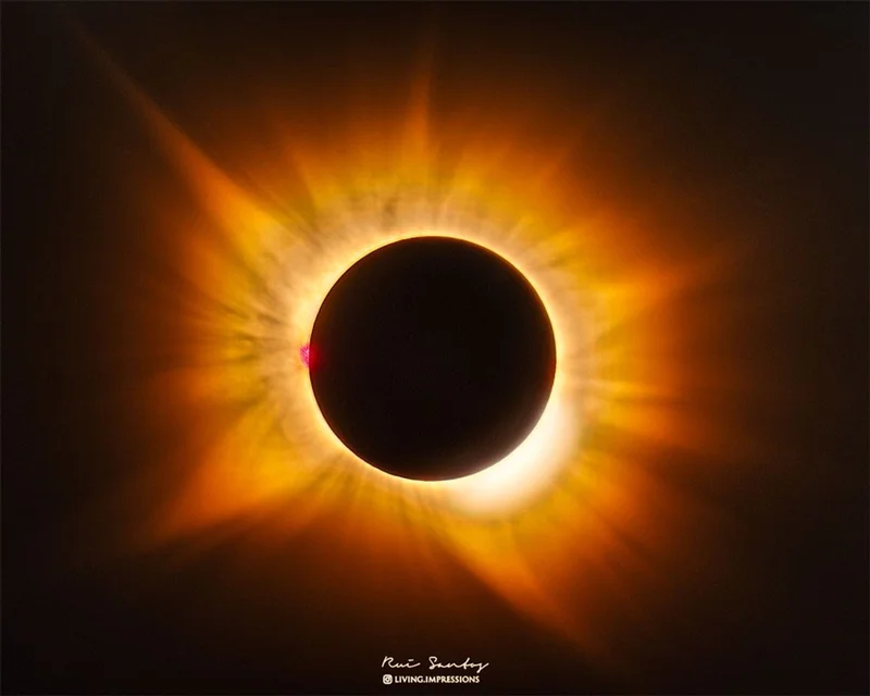 APOD: 2026 August 17 – A Golden Corona Eclipse