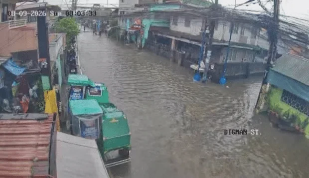 Over 3,000 evacuated as floods worsen in Bacoor City