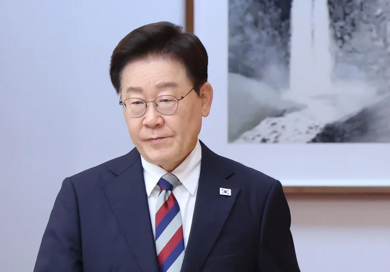Lee backs 4-year, 2-term presidency even if it shortens his term