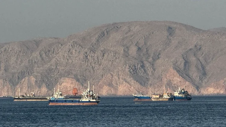 Cargo vessel reports being hit by unknown projectile near Oman