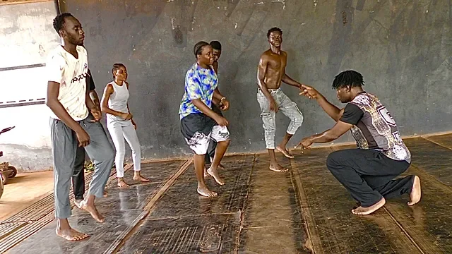 Vibra-Signe: a dance technique for the deaf and hard of hearing born in Burkina Faso