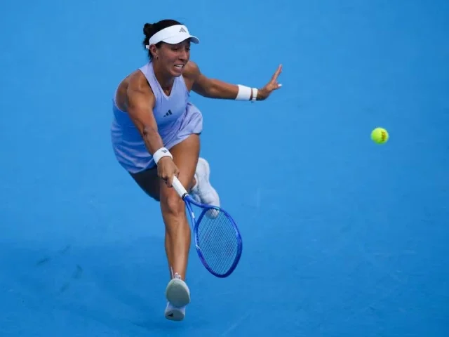 Pegula beats Swiatek to reach Cincinnati final