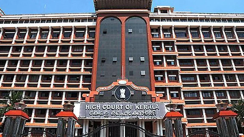 Kerala High Court slams Home department for double standards in action against officials