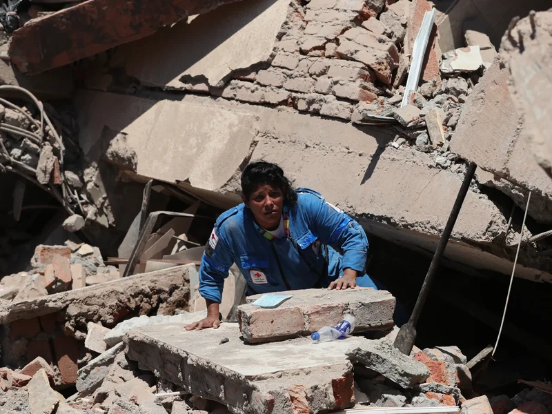 Rescue efforts intensify as quake devastates western Colombia towns