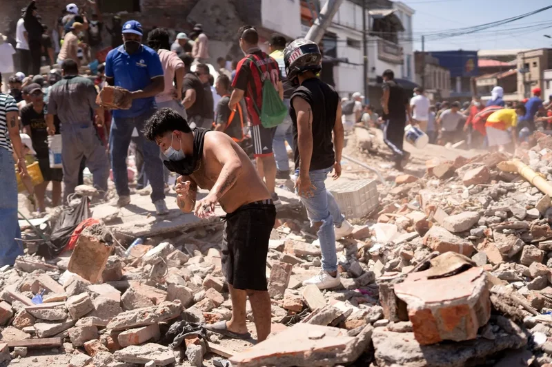 111 dead after Colombia quakes leave trail of destruction