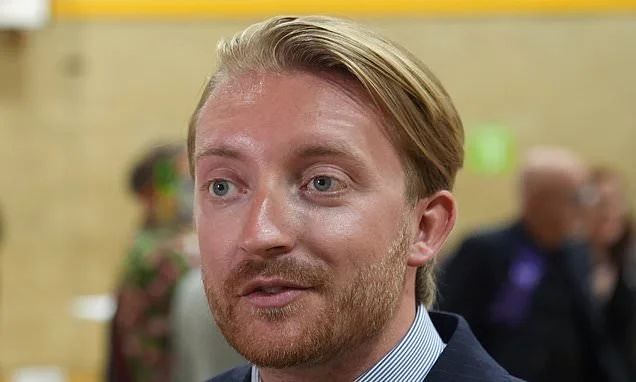 Politician expelled from Tories for 'sending lewd photo' has been given new job with Reform