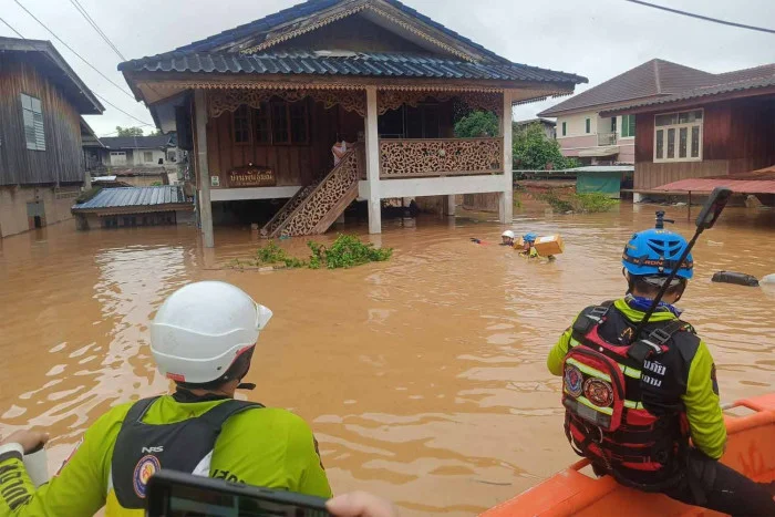 Clean-up begins as floods pass through Nan