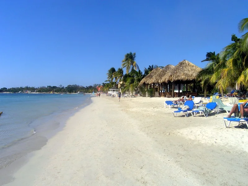 Royalton Reopens Its Jamaica Resorts With a US$30,000 Family Package