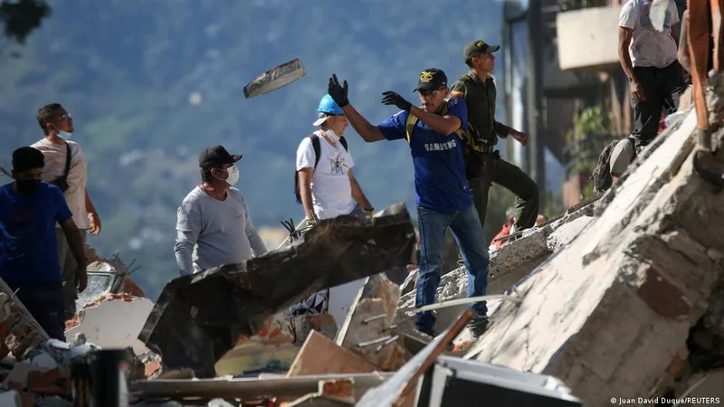 Colombia earthquake: Rescuers race to find thousands missing