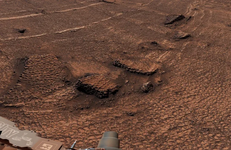 Mars Curiosity Rover Discovers Massive Field of Polygons