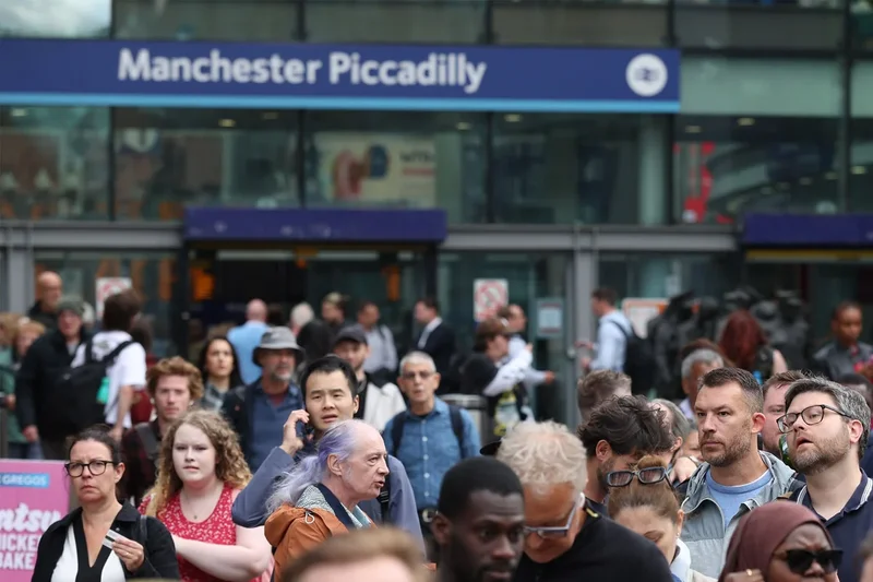Bulletin AM briefing: Rail passengers to face second day of chaos and seven dead in Thailand shooting