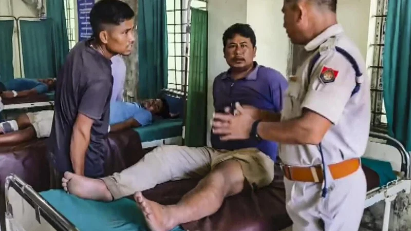 Fresh clash erupts along Assam-Arunachal border, police fires in air to disperse mob