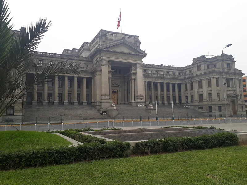 Peru Teacher Pension Law Faces Constitutional Court Fight
