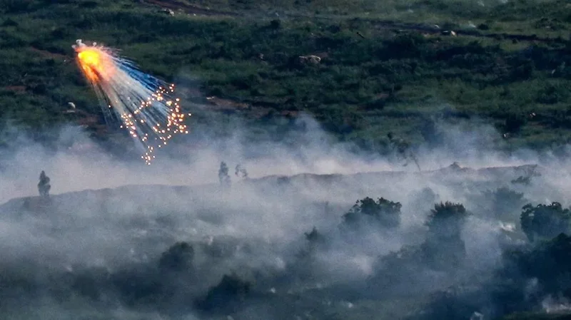 Israeli forces reportedly use phosphorus shells in indiscriminate attacks on southern Lebanon