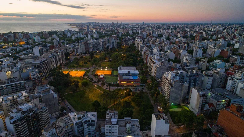 Three in Ten Uruguayans Feel Poor Even as New Money Arrives