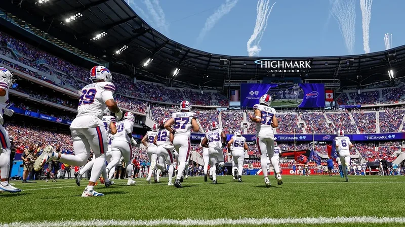 Ryan Fitzpatrick says friends raving about Highmark Stadium despite harsh critics: 'Absolutely unbelievable'
